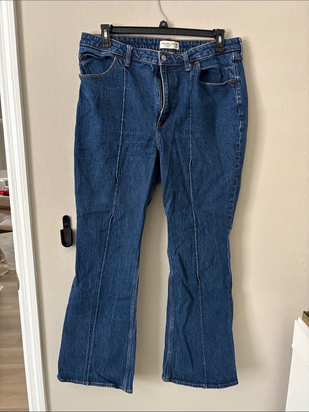 Abercrombie & Fitch The Vintage Flare High-Rise Jeans